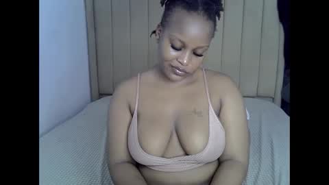 loveydivah online show from May 20, 6:32 am