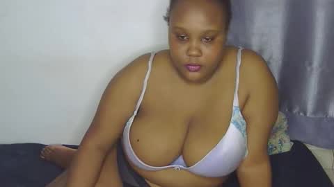 loveytiana online show from May 15, 9:56 am