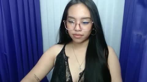 loving_apple19 online show from March 31, 3:56 pm