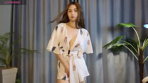 lowkeywild_ online show from June 19, 3:55 am