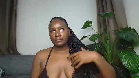 loyalcutie online show from May 13, 5:24 am