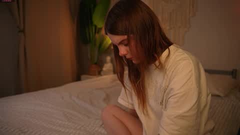 Snapshot of lu__lane chatting on September 29, 7:57 am Lu 3 online show from September 29, 7:57 am