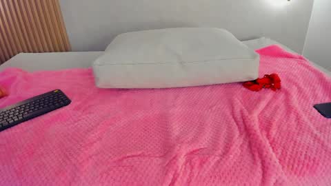 Lua Rosse online show from April 10, 6:30 am