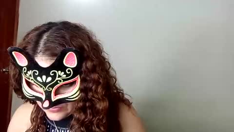 Snapshot of luanapowerful chatting on January 11, 1:16 am luanapowerful online show from January 11, 1:16 am