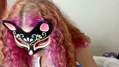 Snapshot of luanapowerful chatting on December 16, 5:43 pm luanapowerful online show from December 16, 5:43 pm