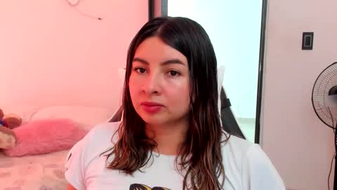 luara__01__lecat_1 online show from April 1, 7:11 pm