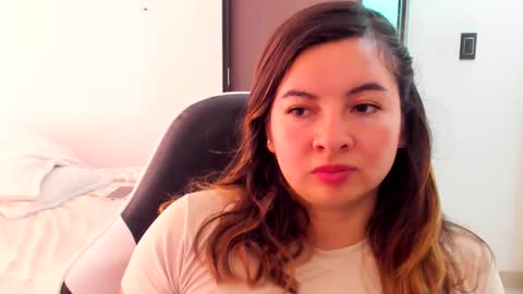 luara__01__lecat_1 online show from April 9, 4:45 pm