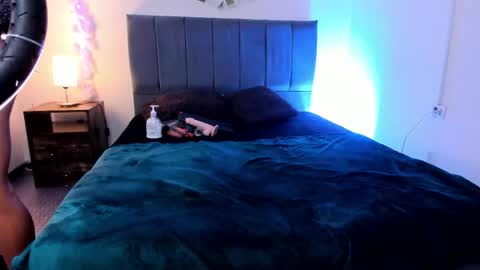 Lucero  online show from April 30, 4:07 am