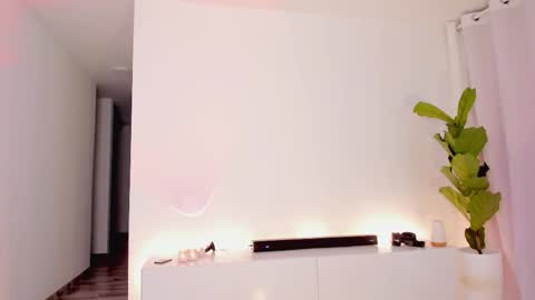 Lucia online show from October 13, 6:10 pm