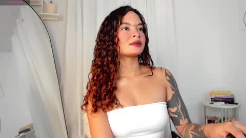 Snapshot of lucia_lee_ chatting on March 6, 7:54 pm Lucia online show from March 6, 7:54 pm