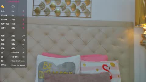 lucia lorenz online show from February 10, 11:35 am