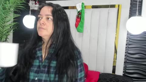 Lucia Vonne online show from December 21, 11:44 am
