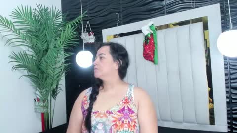 Lucia Vonne online show from December 27, 11:28 am