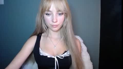 Lucy online show from October 29, 8:44 pm