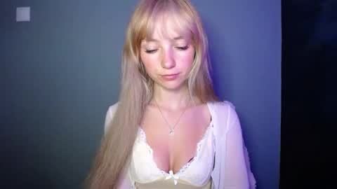 Lucy online show from September 14, 6:33 am