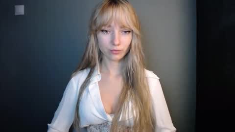 Lucy online show from November 17, 7:25 pm