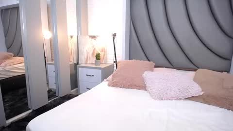 Luciana  online show from September 23, 2:37 pm