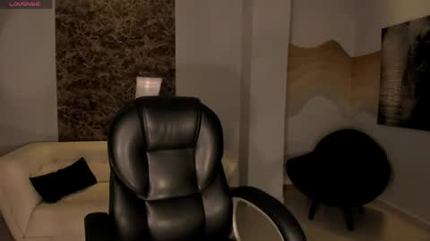 Lucie Martin online show from May 12, 7:53 pm