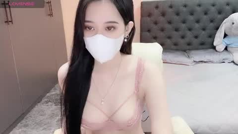 lucii04 online show from May 18, 3:51 pm