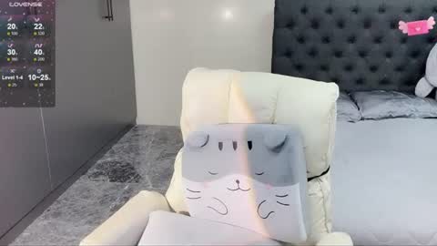 lucii04 online show from July 3, 8:48 pm