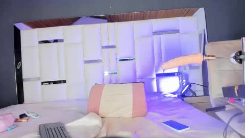 Lucianamorena  online show from October 1, 3:28 pm