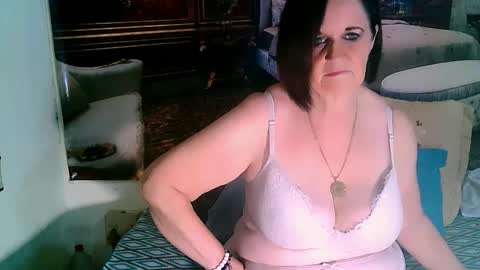 Snapshot of luciousgrace chatting on February 24, 6:26 pm Grace online show from February 24, 6:26 pm