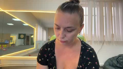 lucky_foryou_baby online show from July 21, 11:11 am