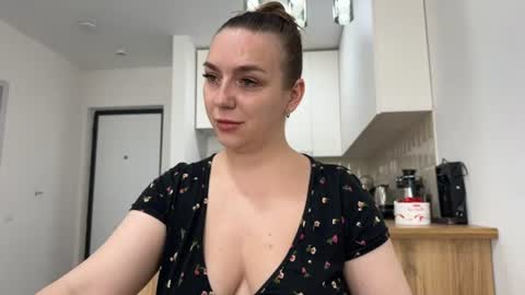 lucky_foryou_baby online show from June 23, 9:40 am
