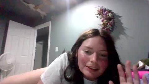 luckygirl96 online show from October 15, 1:41 am