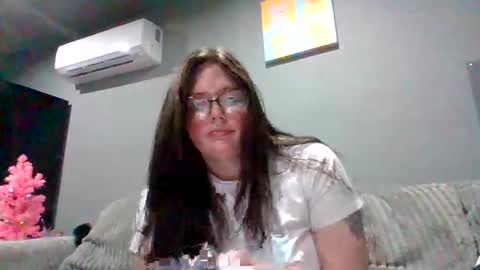 luckygirl96 online show from November 15, 5:19 am