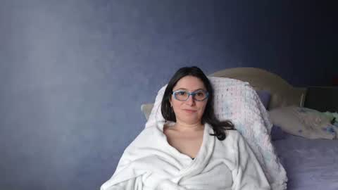 luckylinda23 online show from January 12, 10:45 am