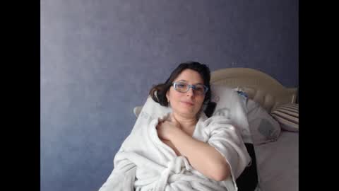 luckylinda23 online show from February 13, 9:20 am