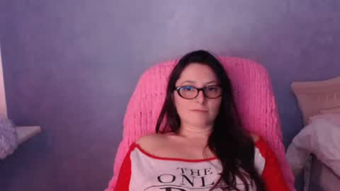 luckylinda23 online show from May 8, 6:43 pm