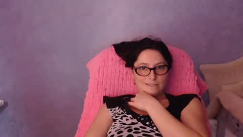 luckylinda23 online show from May 9, 6:43 pm