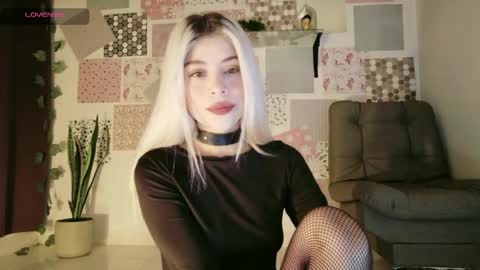 luckysapphire777 online show from May 15, 11:24 am