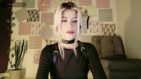 luckysapphire777 online show from May 25, 1:32 pm