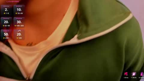 lucy_beatifull online show from May 12, 10:55 am