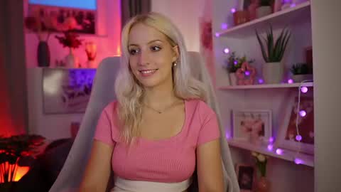 Cutie Lucy online show from August 7, 6:15 pm