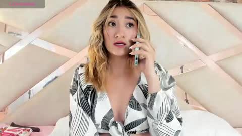 lucy_davies_ online show from May 22, 12:03 pm