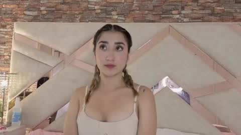 lucy_davies_ online show from May 6, 11:36 am