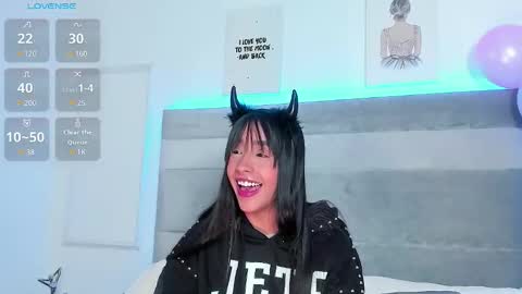 Lucy online show from October 17, 4:59 am