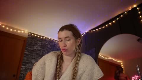 Lucy. online show from November 1, 1:54 am