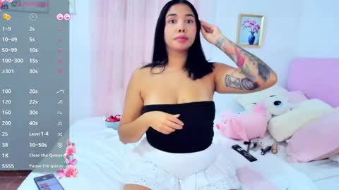 Lucy online show from May 19, 11:17 am