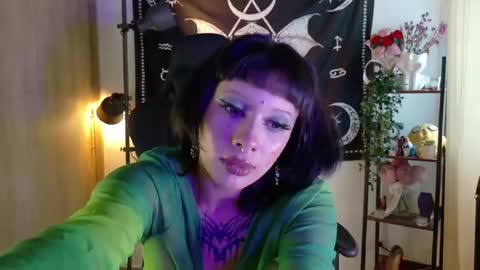 Snapshot of lucy_meoww chatting on February 17, 7:01 pm lucy meoww online show from February 17, 7:01 pm