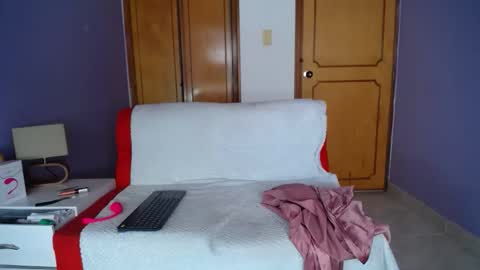  SleepyAbuela online show from February 11, 2:40 pm