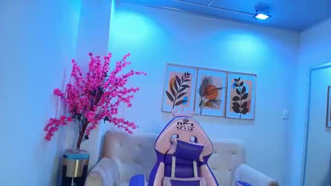 Lucy  online show from November 18, 11:33 am