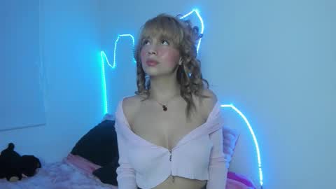 lucy_snouu online show from October 17, 3:10 am