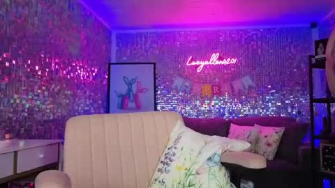 lucyallen4201 online show from May 7, 11:14 am