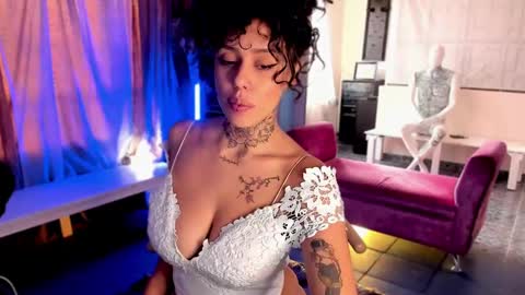 Snapshot of lucyklumm chatting on January 26, 10:02 pm MALAMOR online show from January 26, 10:02 pm