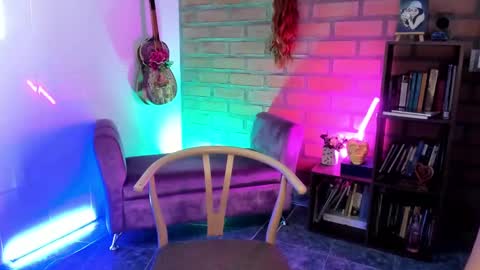Snapshot of lucyklumm chatting on December 17, 9:38 pm MALAMOR online show from December 17, 9:38 pm